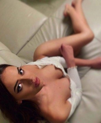 Я настоящая профессионалка своего дела, и могу предложить тебе широкий спектр услуг. Мои возможности безграничны - от классического секса до экзотических экспериментов.
Я знаю, как доставить удовольствие и расслабление, мои нежные руки и горячее тело обещают тебе незабываемые ощущения. У меня есть отличные отзывы от довольных клиентов, которые говорят о моей профессиональности и чарующей энергетике.
Обязательно пришлю тебе свои фото - чтобы ты убедился, что я настоящая и сексуальная. Живу в Москве и всегда готова встретиться с тобой в уютной обстановке. Открой мне свои фантазии, а я помогу осуществить их. 🔥😘 6891, 34 года